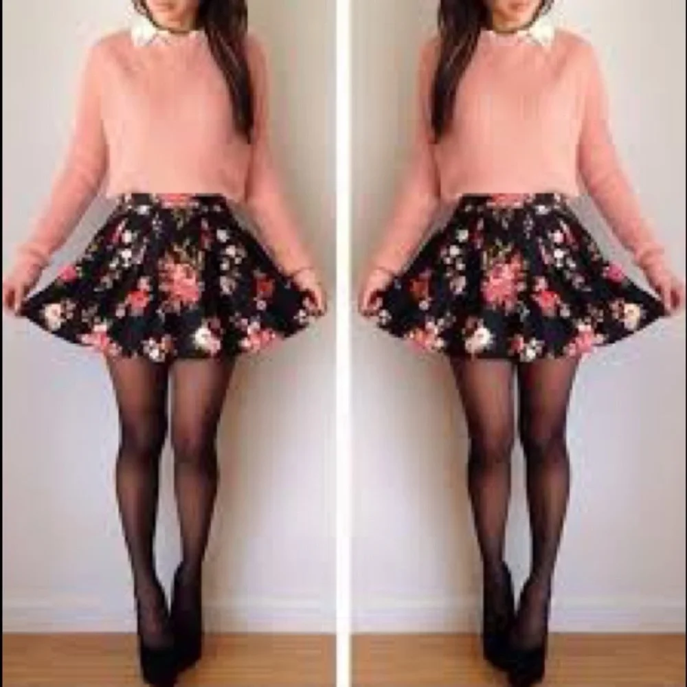 Flirty Floral Fun Mini Skirt Divided Size XS
